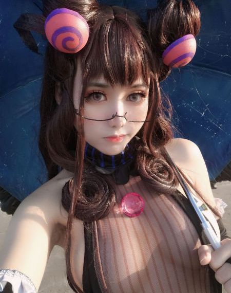 《黑皮辣妹》