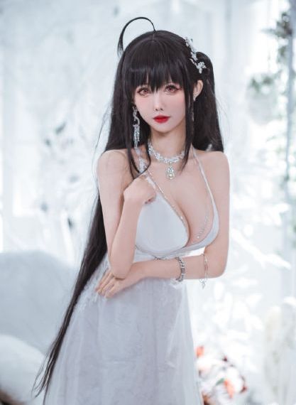 森林里的熊先生在冬眠中动漫