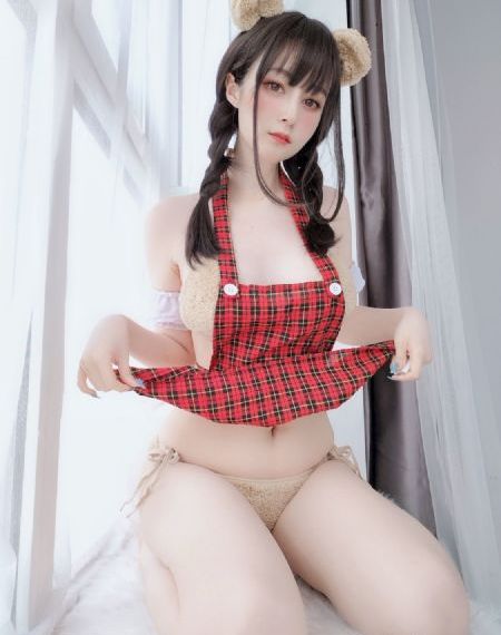 女生扒开尿口给男生捅38分钟