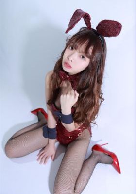 他掀开裙子舌头伸进去动漫软件